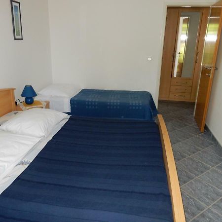 Apartments Indira II Lovište Екстериор снимка